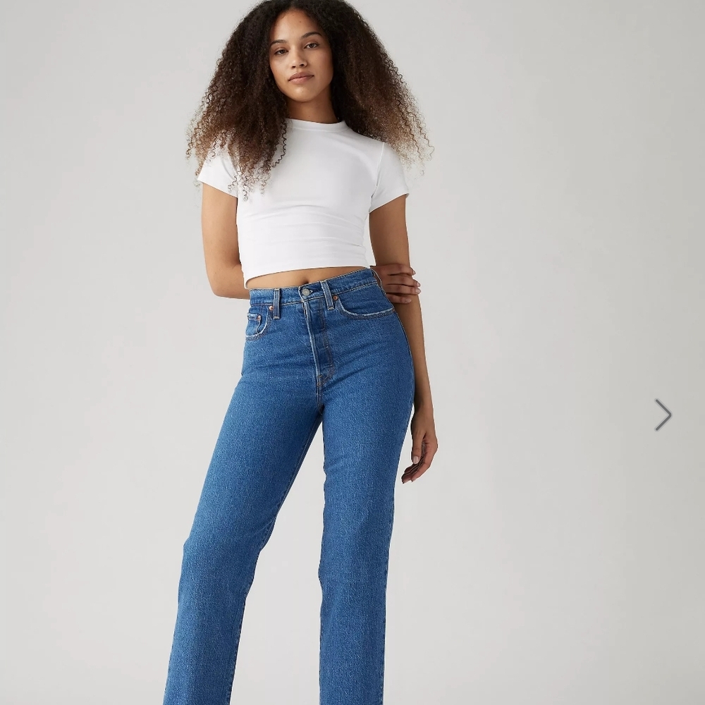 Levi's Women's Ribcage Straight Leg Blue Jeans